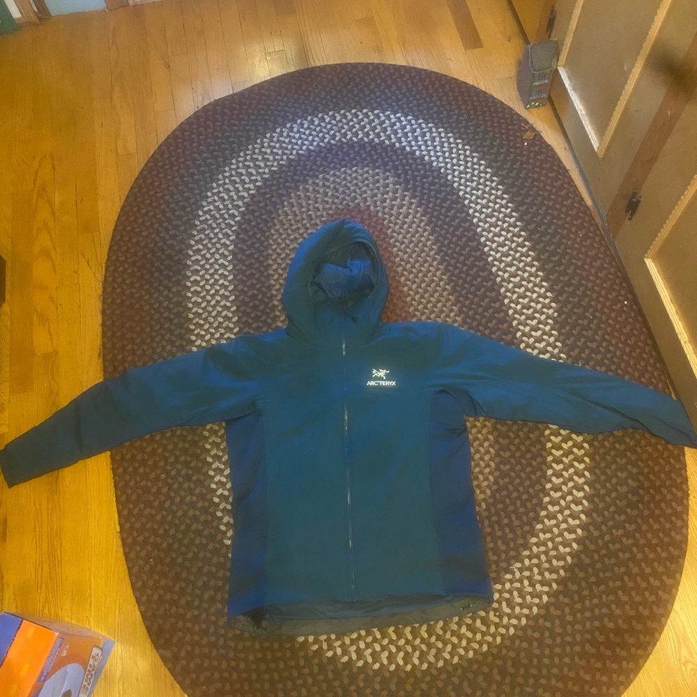 Arcteryx atom LT jacket size medium